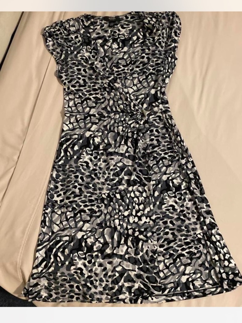 Alfani Petite Black, Gray & White Abstract Midi Dress SZ SP
